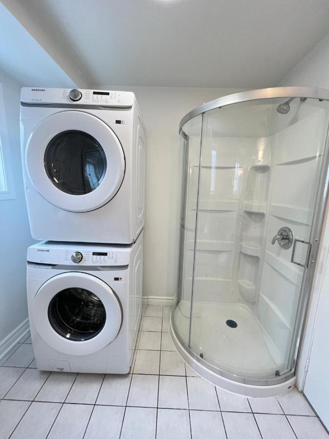 Letitia Heights !B Spacious And Quiet Private Bedroom With Shared Bathroom Barrie Exterior foto